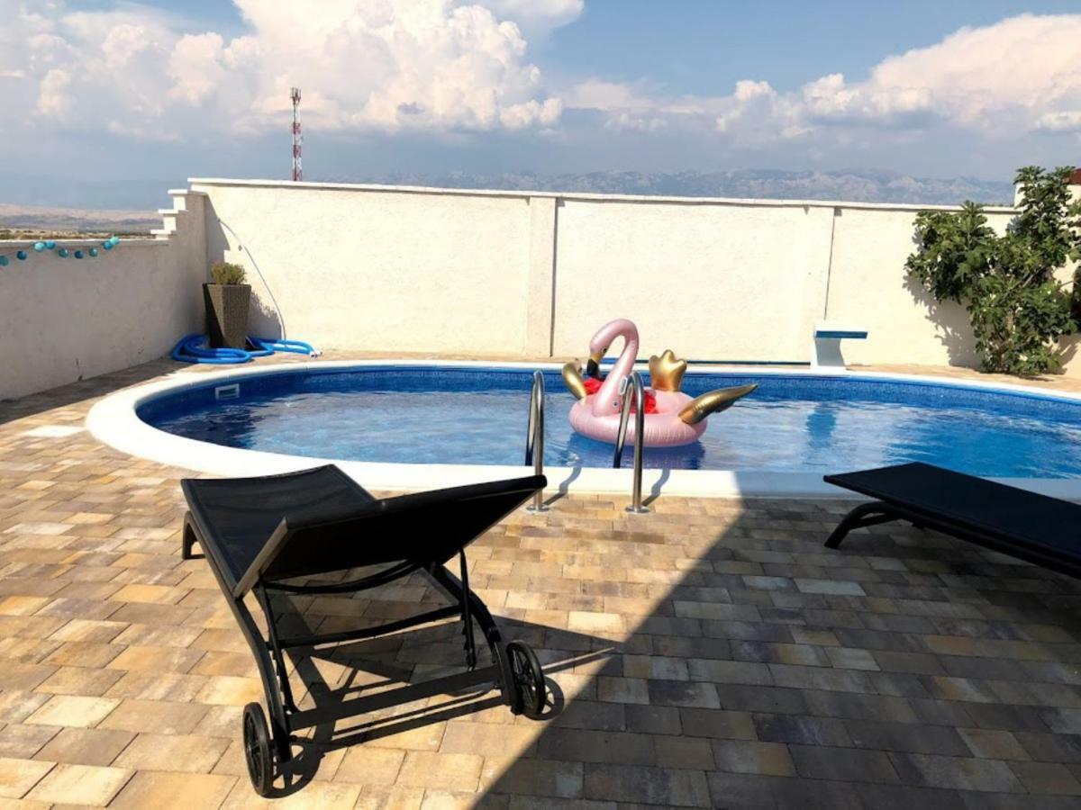 Apartman Matej With Pool Povljana Bagian luar foto