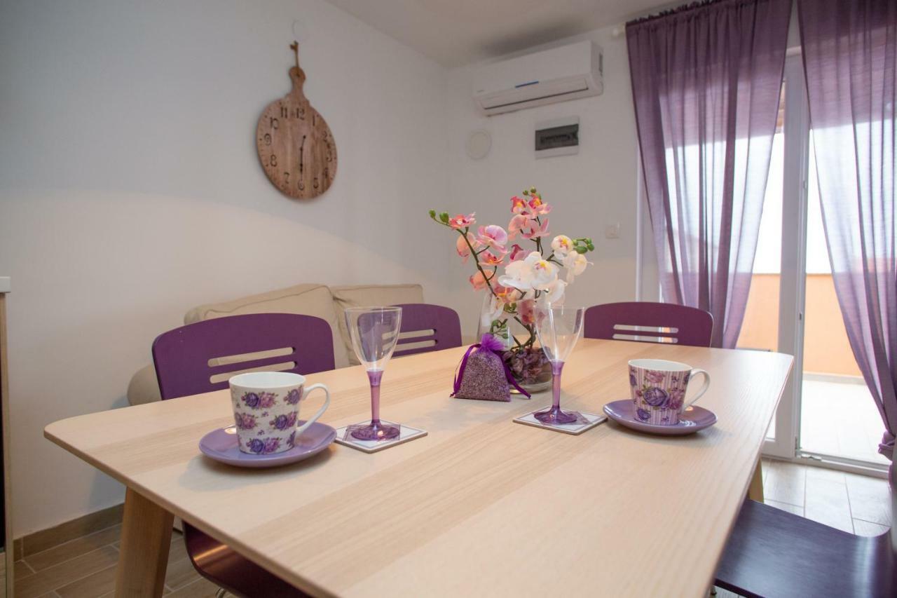 Apartman Matej With Pool Povljana Bagian luar foto