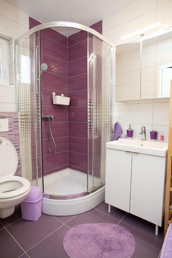 Apartman Matej With Pool Povljana Bagian luar foto