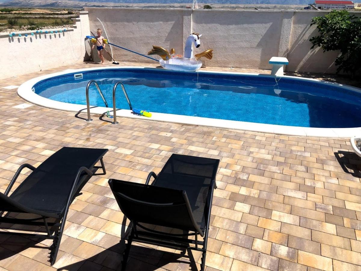 Apartman Matej With Pool Povljana Bagian luar foto