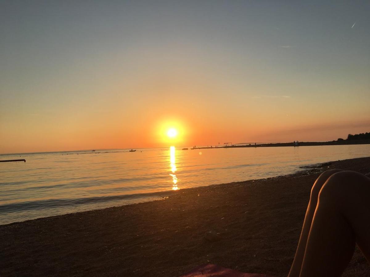 Apartman Matej With Pool Povljana Bagian luar foto